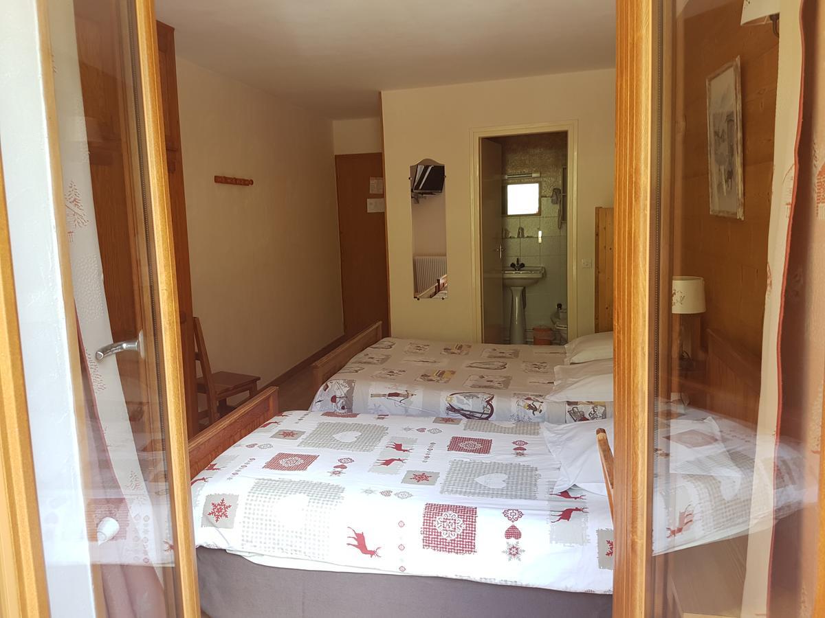 Hotel La Vanoise Bessans Esterno foto