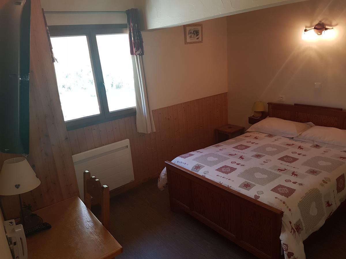 Hotel La Vanoise Bessans Esterno foto