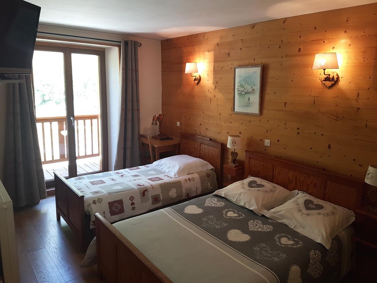 Hotel La Vanoise Bessans Esterno foto